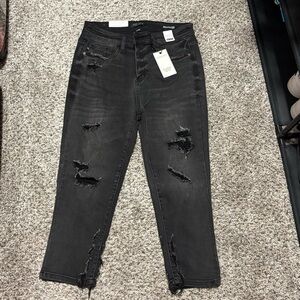 Judy Blue- Black Distressed Capri Jeans! Size 9/29 🆕